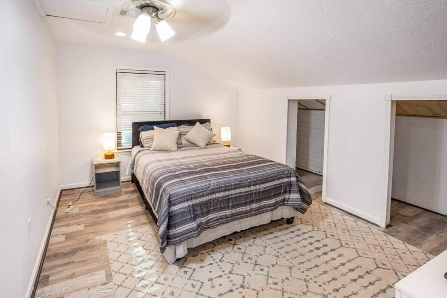 Sunmeadow Manor Retreat Friendswood Exterior foto